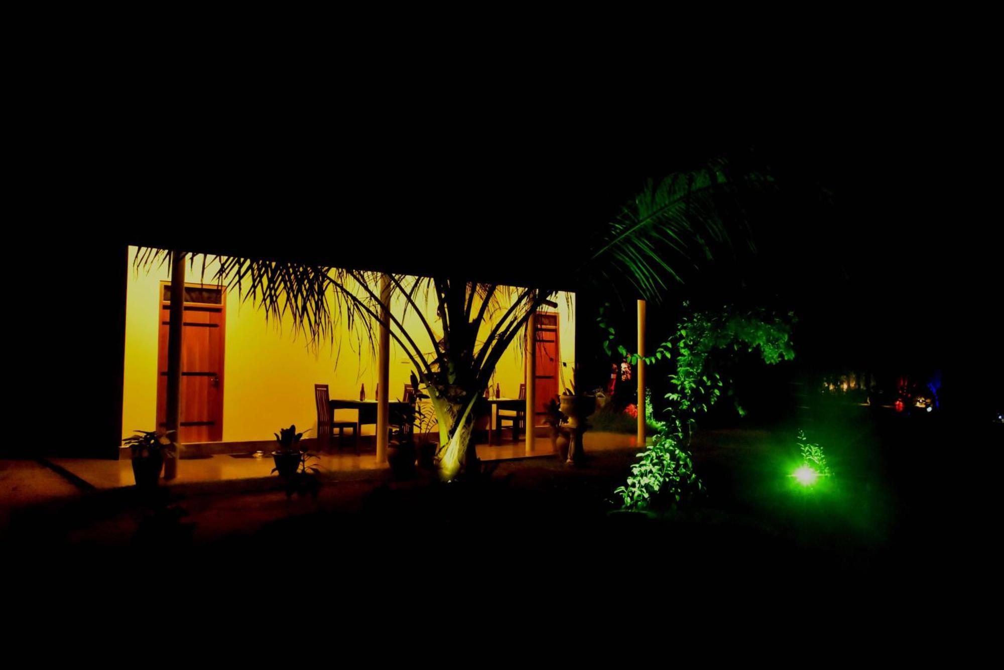 Lake Forest Lodge Udawalawe Buitenkant foto