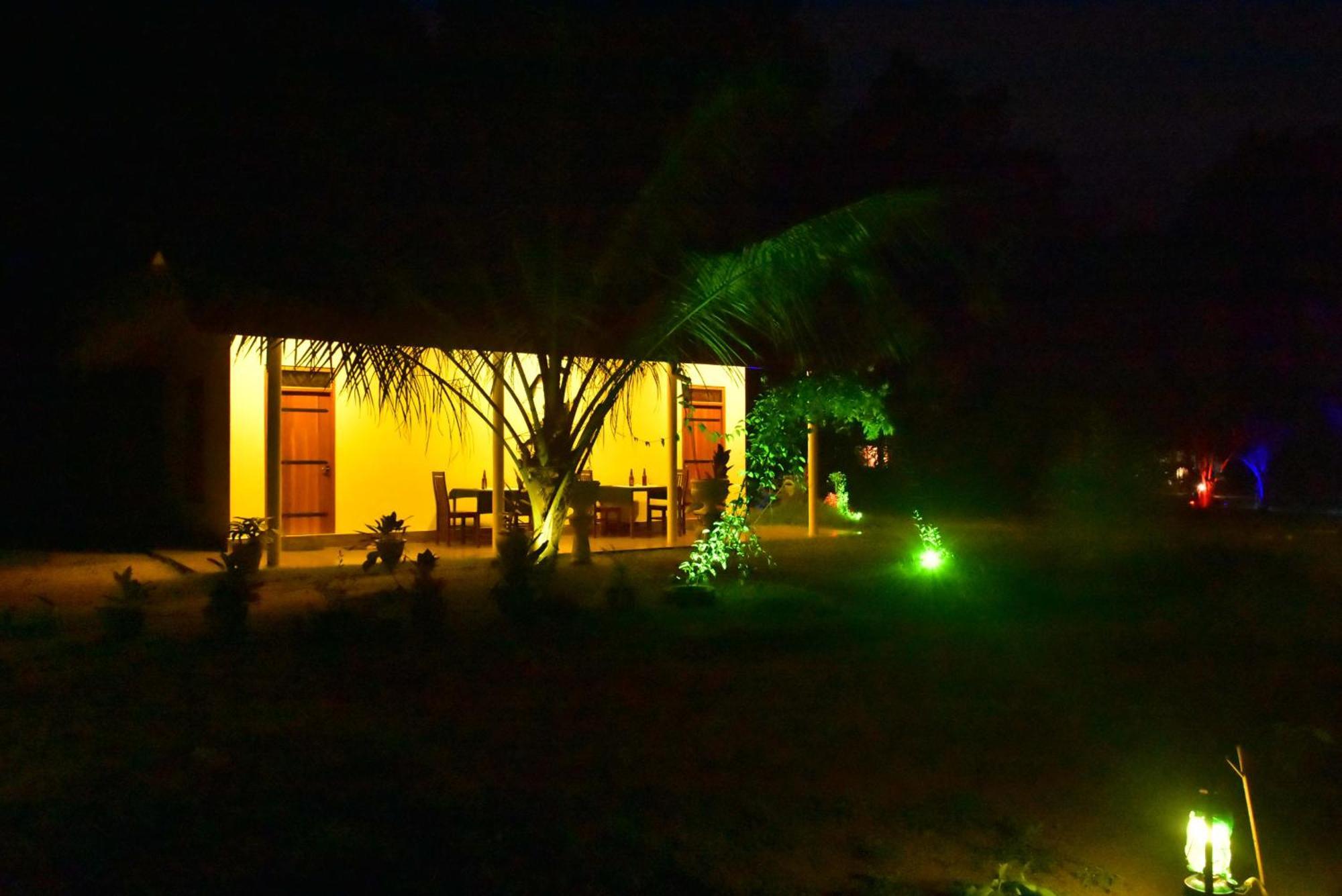 Lake Forest Lodge Udawalawe Buitenkant foto