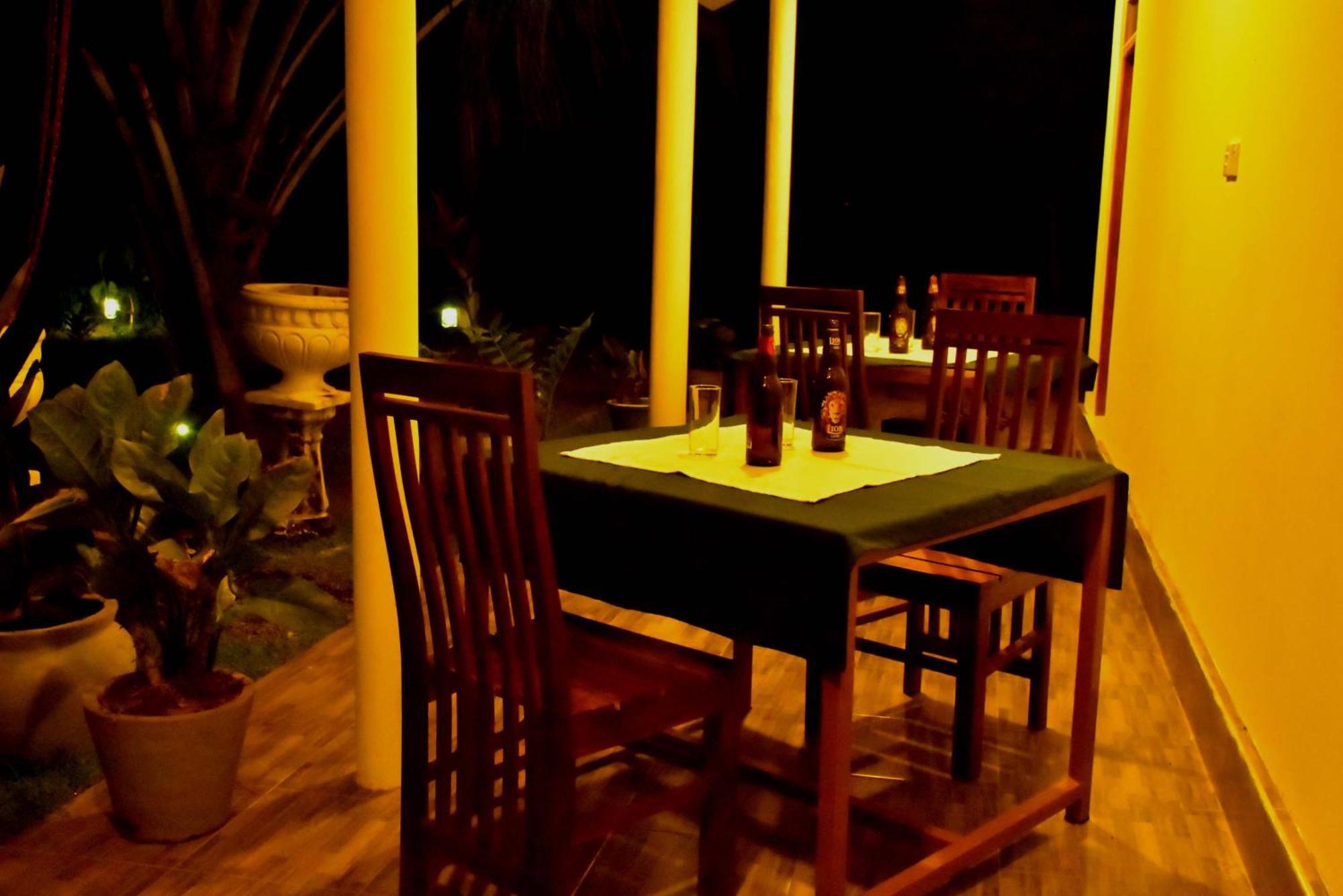 Lake Forest Lodge Udawalawe Buitenkant foto