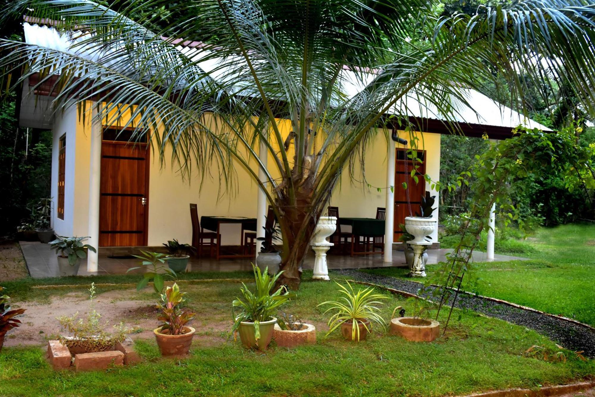 Lake Forest Lodge Udawalawe Buitenkant foto